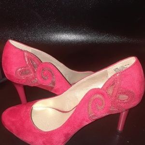BANDOLINO RED SUDE HEEL